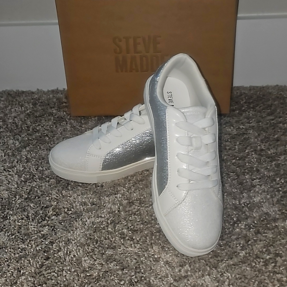 NIB Steve Madden Kids Silver Jroli blinged out Sneakers